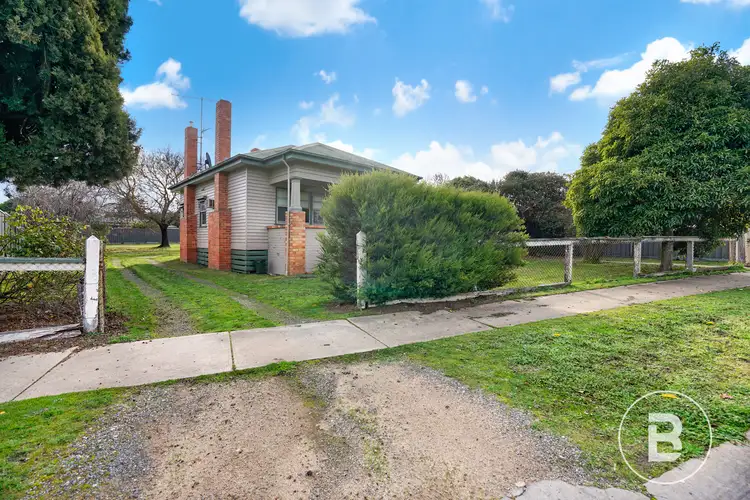 8 Port Fairy Road, Ararat VIC 3377