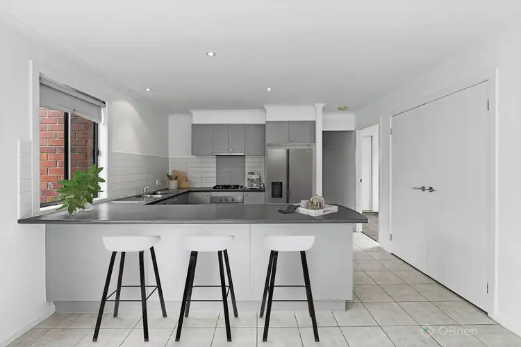 Fifth view of Homely house listing, 8 Sing Crescent, Berwick VIC 3806