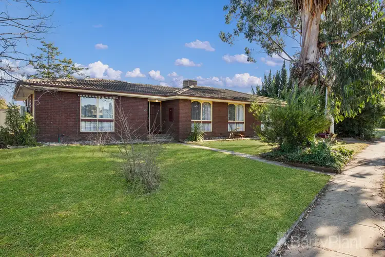13 Gloucester Way, Melton West VIC 3337