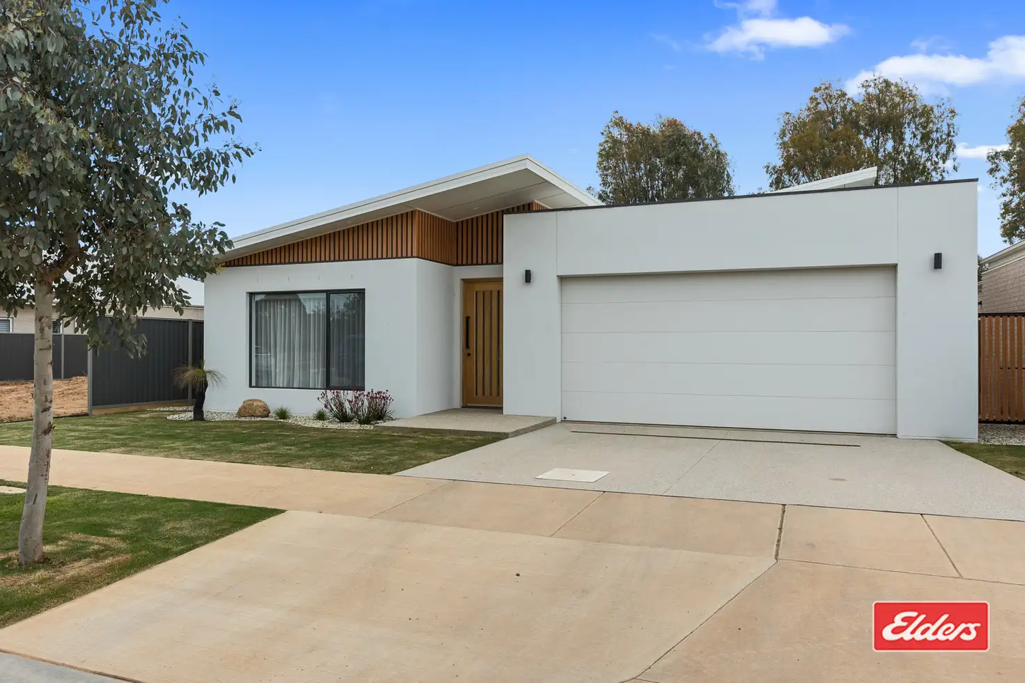 Main view of Homely house listing, 19 Fairway Drive, Yarrawonga VIC 3730