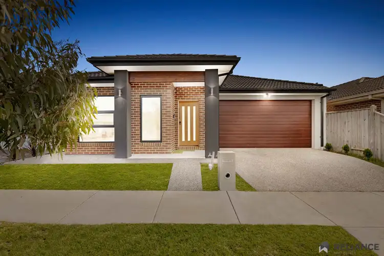 10 Puckle Avenue, Mickleham VIC 3064