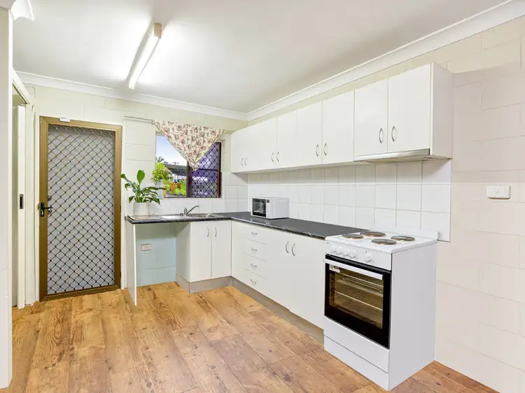2/71 Boland Street, Westcourt QLD 4870