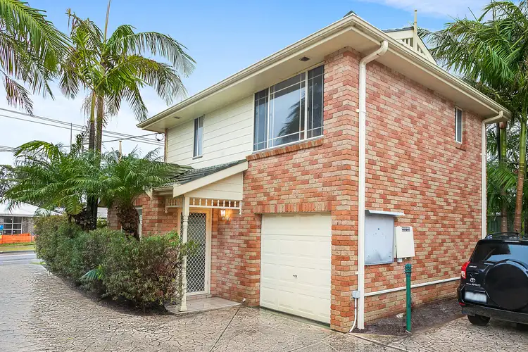 Main view of Homely villa listing, 3/2 Yethonga Avenue, Blue Bay NSW 2261