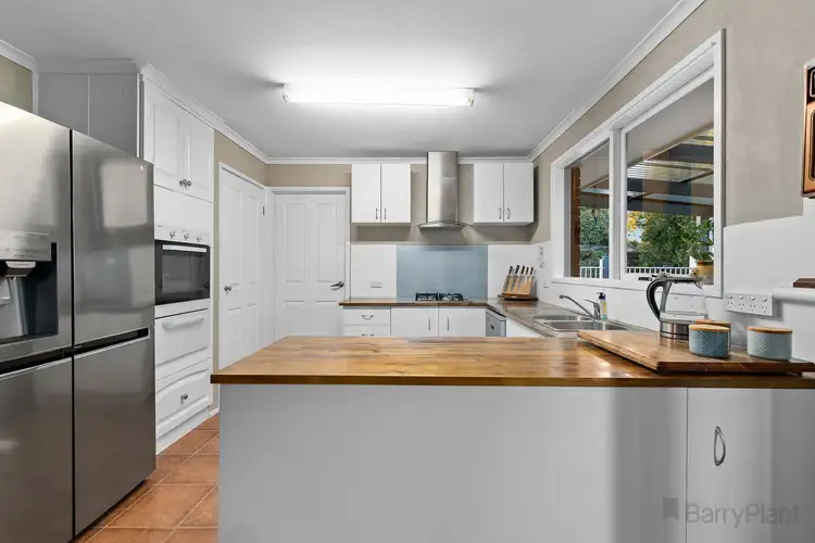 Second view of Homely house listing, 6 Montclaire Court, Pakenham VIC 3810