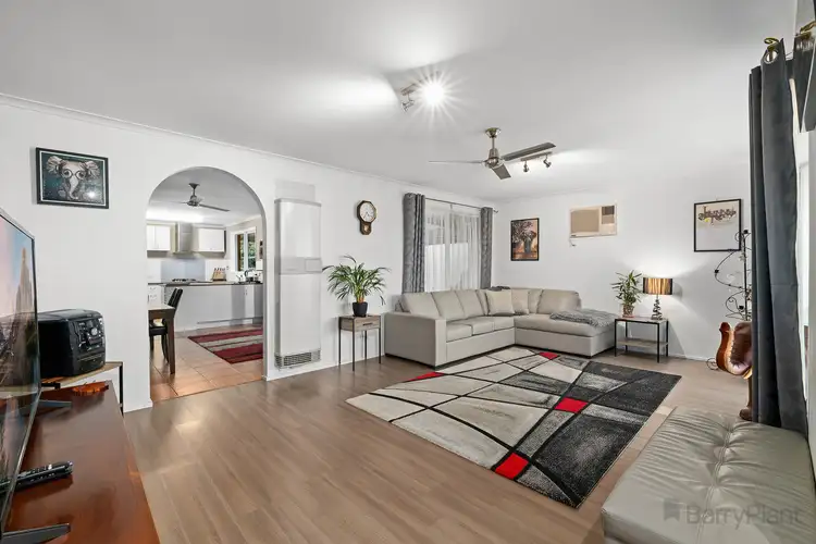 Fifth view of Homely house listing, 6 Montclaire Court, Pakenham VIC 3810