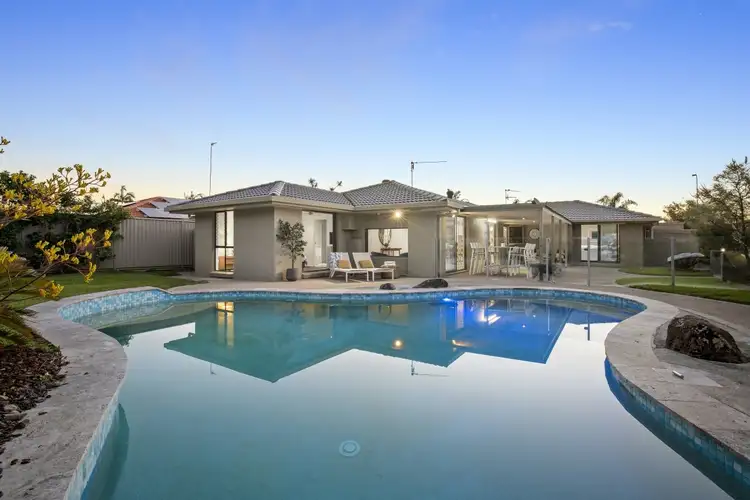 19 Mackay Close, Sorrento QLD 4217