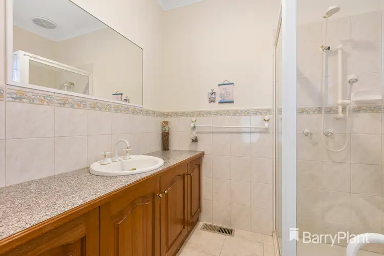 Sixth view of Homely unit listing, 1/20 Jordan Grove, Glen Waverley VIC 3150