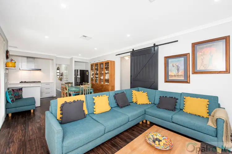 17 Perrinvale Loop, Golden Bay WA 6174