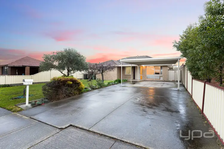 45 Lenoak Street, Gladstone Park VIC 3043