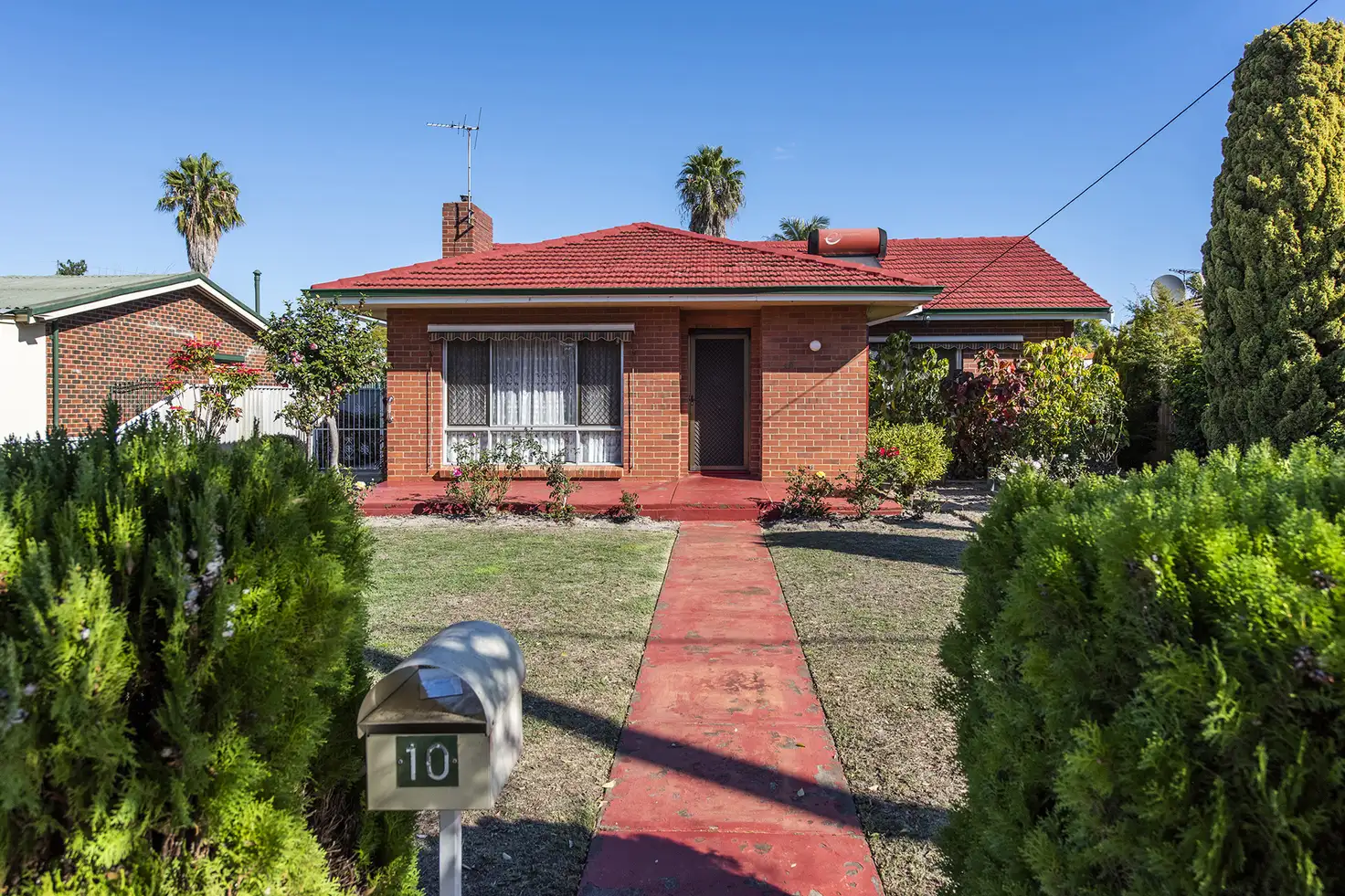 Main view of Homely house listing, 10 Finnan Street, Cloverdale WA 6105