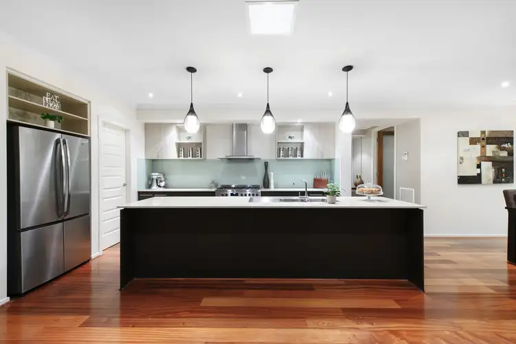 Fourth view of Homely house listing, 3 Sinclair Avenue, Hillside VIC 3037