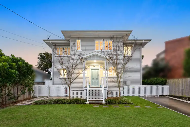 90 Holland Road, Holland Park QLD 4121