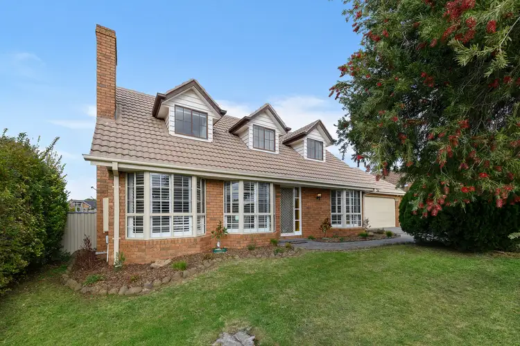 27 Barbary Crescent, Taylors Lakes VIC 3038