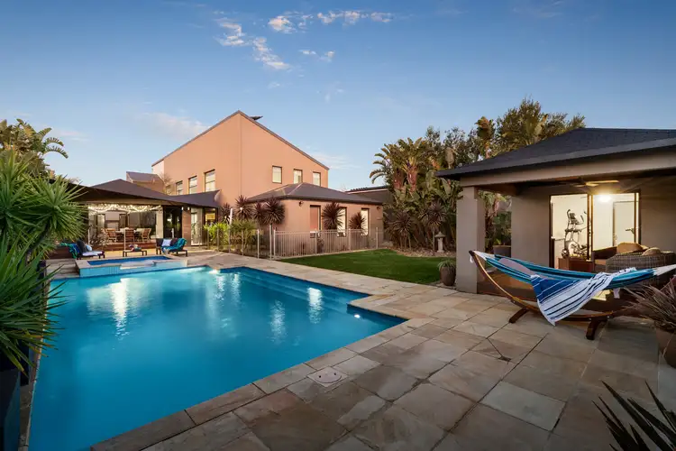 8 Stillia Court, Hillside VIC 3037