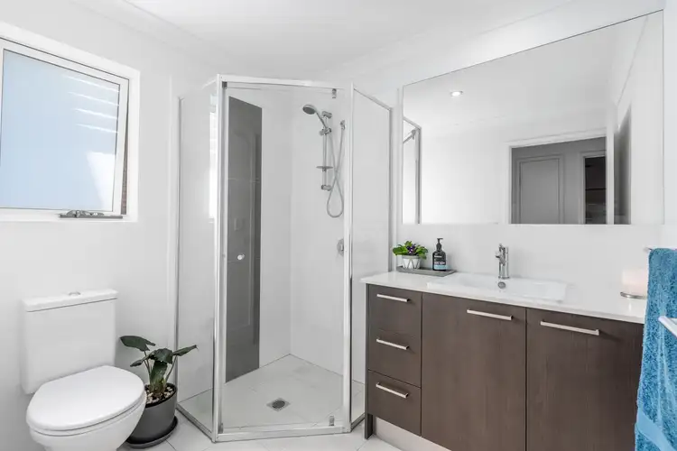 Sixth view of Homely unit listing, 8/15 Fox Street, Wynnum QLD 4178