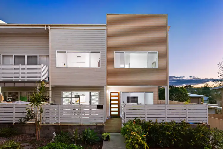 27/4 Langdon Way, Mount Hutton NSW 2290