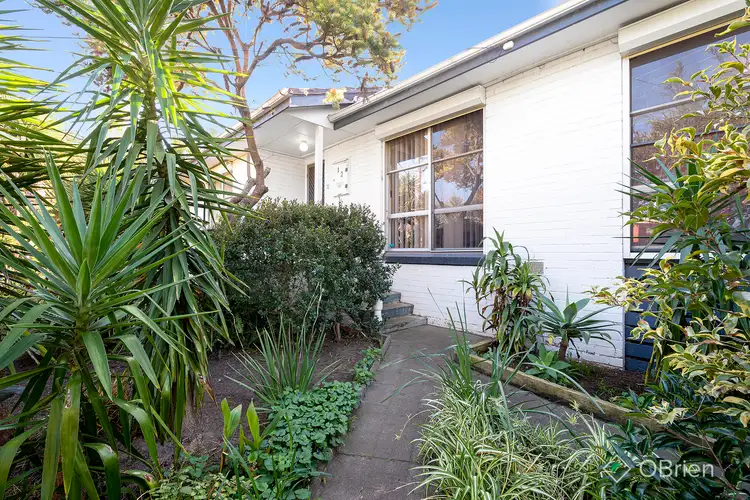 12 Gardenia Crescent, Frankston North VIC 3200