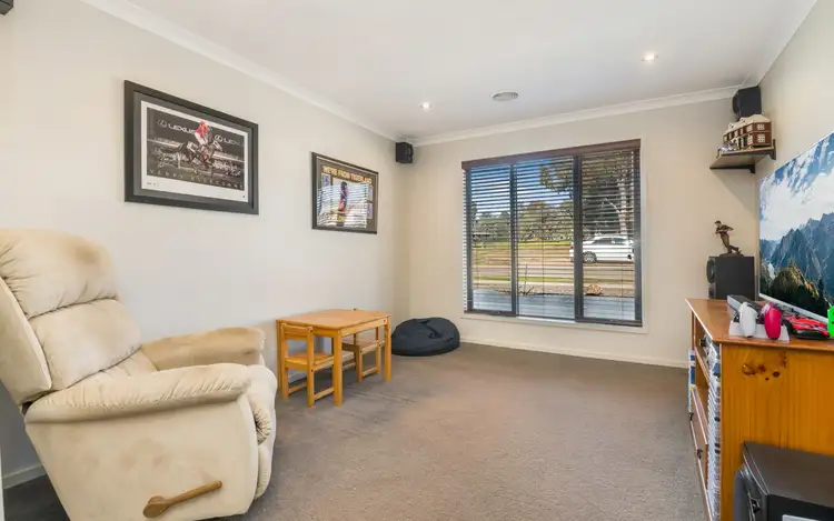 Fifth view of Homely house listing, 11 Curlew Court, Kangaroo Flat VIC 3555
