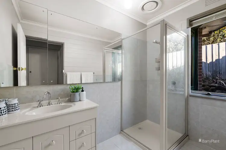 Sixth view of Homely house listing, 2 Gordon Court, Viewbank VIC 3084