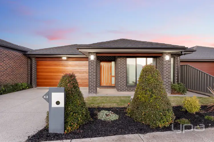 43 Debonair Parade, Craigieburn VIC 3064
