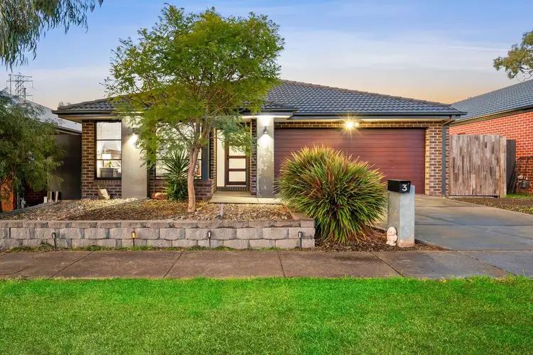 3 Travertine Crescent, Doreen VIC 3754