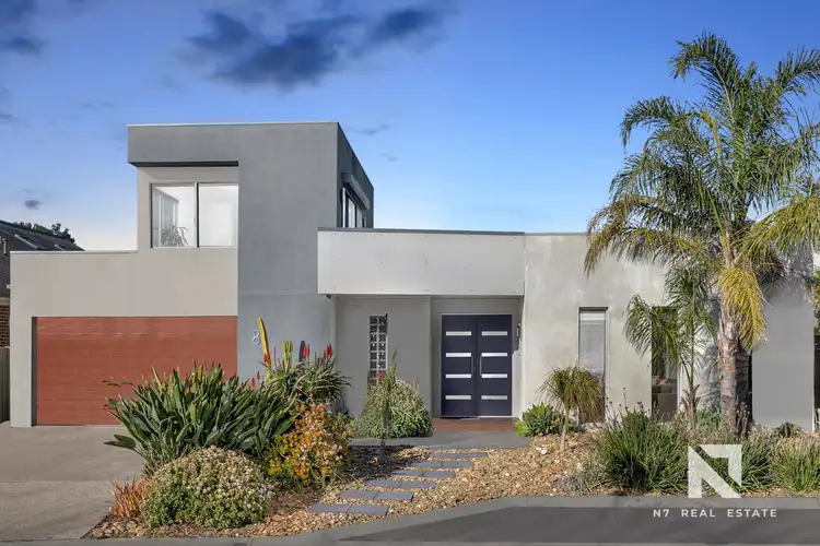 8 Narracan Close, Caroline Springs VIC 3023
