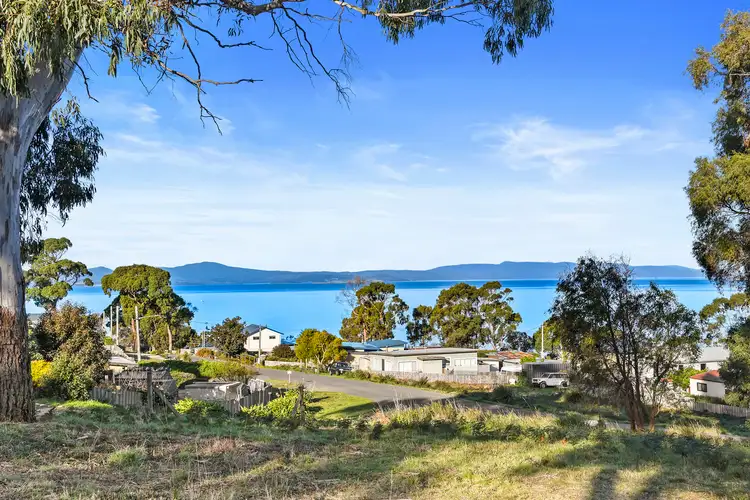 1 Oak Street, Primrose Sands TAS 7173
