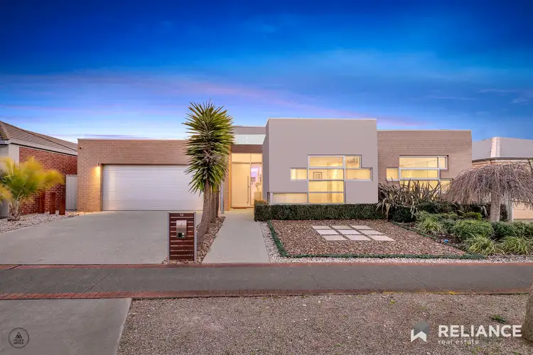 16 Calthorpe Green, Caroline Springs VIC 3023
