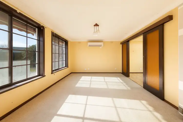 Second view of Homely house listing, 2 Zircon Court, Wodonga VIC 3690