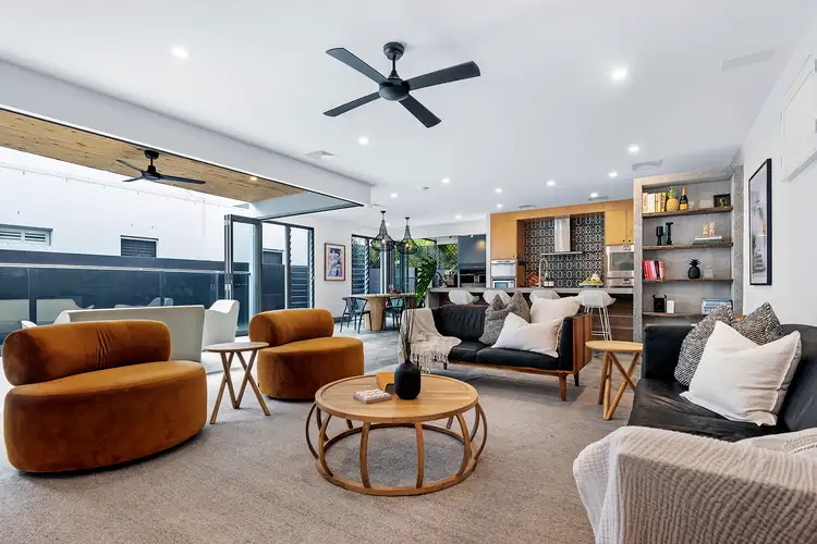 71 Seagull Avenue, Mermaid Beach QLD 4218
