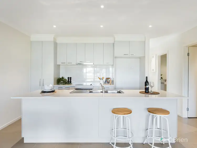 7 Doonhamer Place, Clyde North VIC 3978