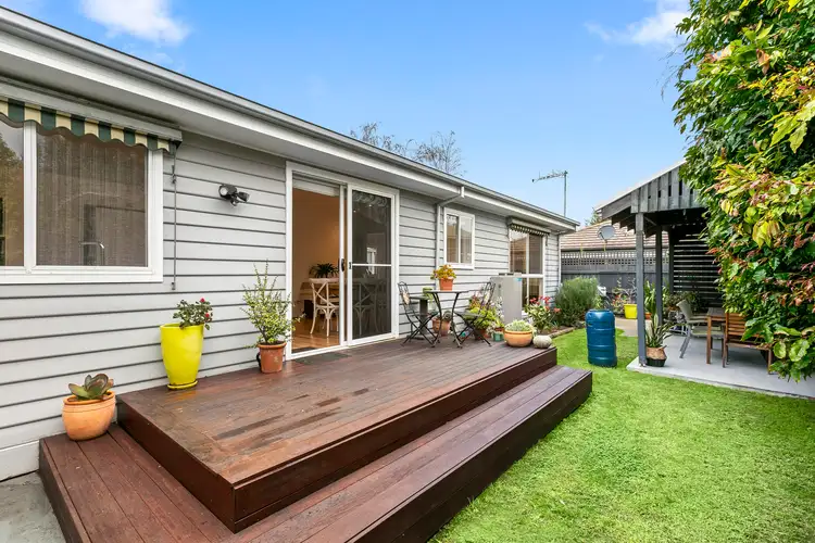 2/15 Hancock Street, Altona VIC 3018