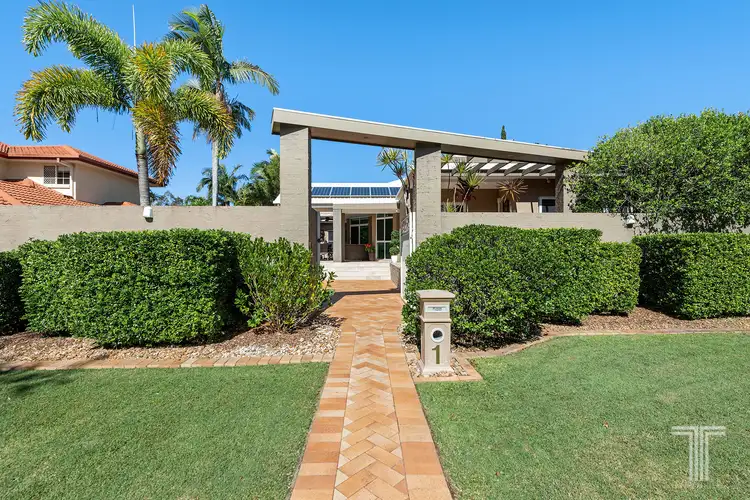 1 Lydstep Court, Carindale QLD 4152