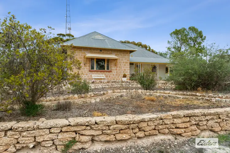 102 Selth Road