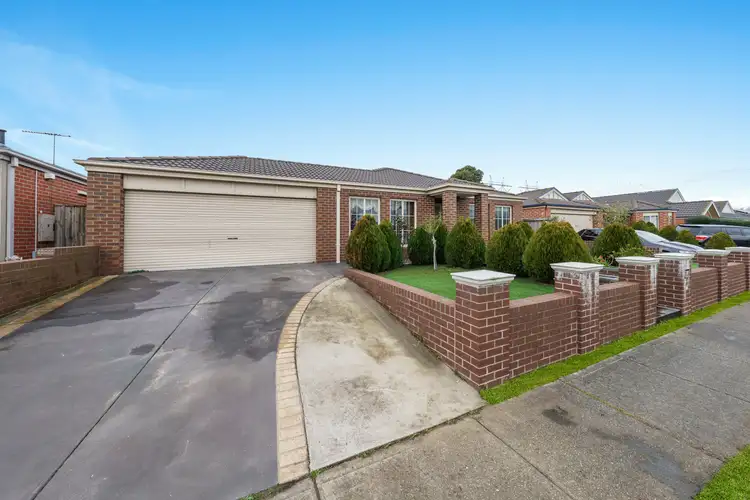 9 Robusta Avenue, Cranbourne VIC 3977