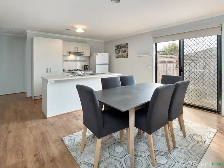 2/27 Oak Avenue, Longwarry VIC 3816
