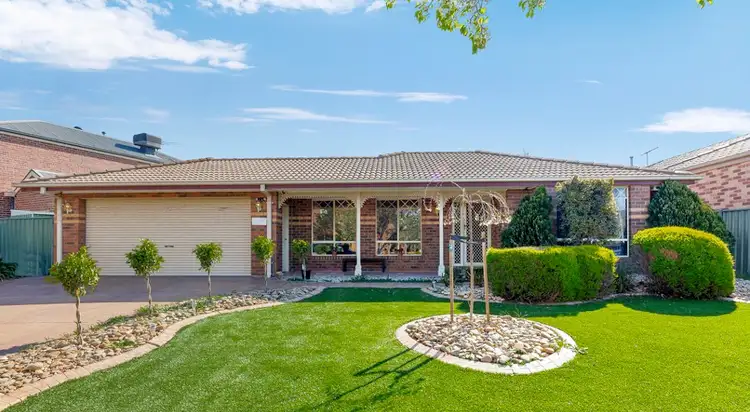 9 Northampton Crescent, Caroline Springs VIC 3023