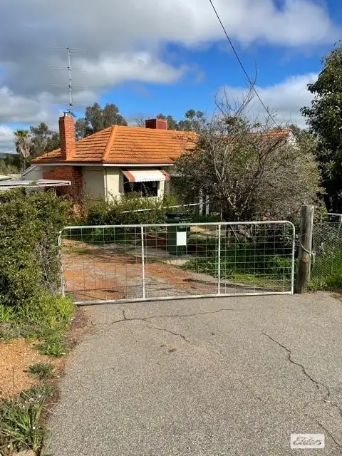 37 Suburban Road, York WA 6302
