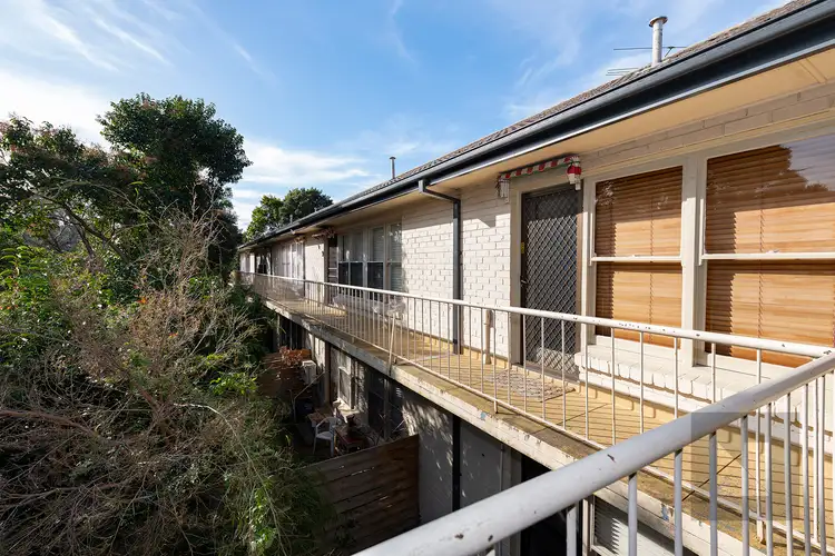 8/73 Coorigil Road, Carnegie VIC 3163