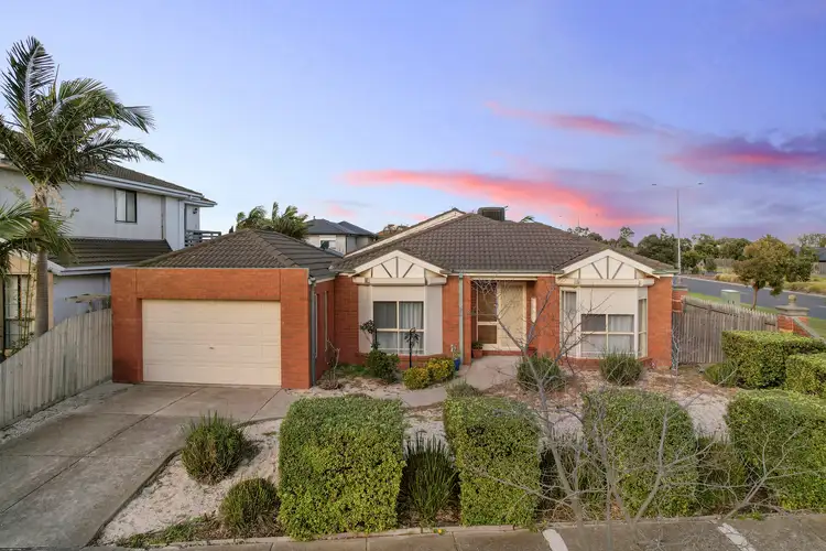 1 Rose Hedge Drive, Sydenham VIC 3037
