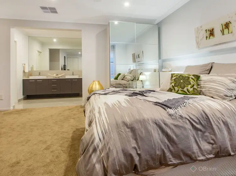 Fifth view of Homely house listing, 7 Willard Court, Berwick VIC 3806