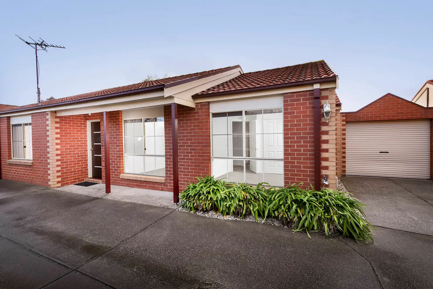 Main view of Homely unit listing, 2/42 Collier Court, Strathmore Heights VIC 3041