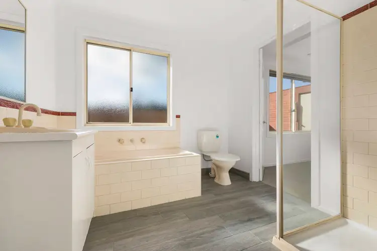 Fifth view of Homely unit listing, 2/42 Collier Court, Strathmore Heights VIC 3041
