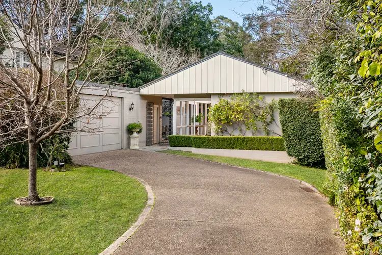 6 Dorset Drive, St Ives NSW 2075
