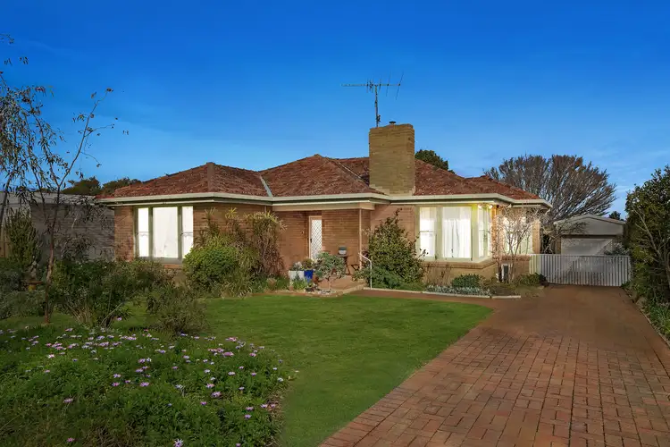 4 Neiley Street, Newtown VIC 3220