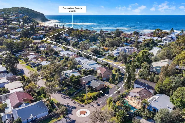 35 Noorong Avenue, Forresters Beach NSW 2260