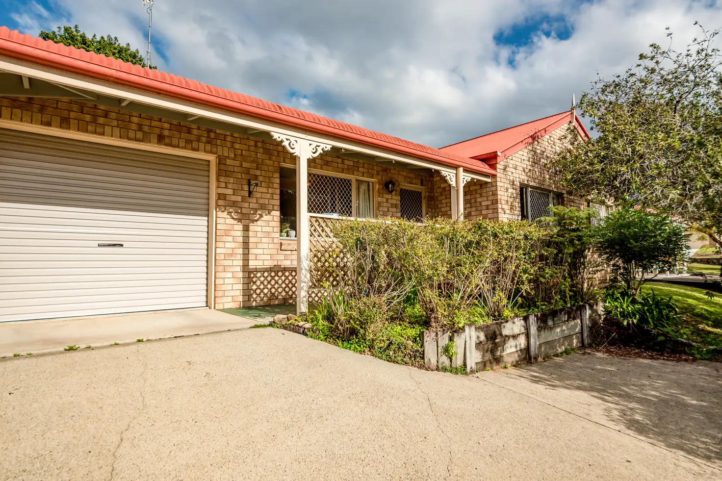 Main view of Homely unit listing, 1/11-13 Mountain Breeze Court, Coes Creek QLD 4560