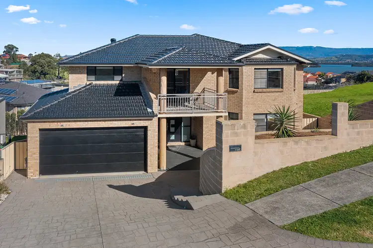 111 Shearwater Drive, Lake Heights NSW 2502