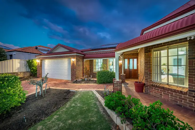 8 St Thomas Loop, Iluka WA 6028