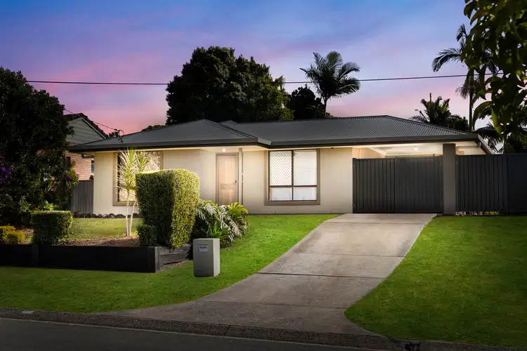 16 Helmet Court, Hillcrest QLD 4118